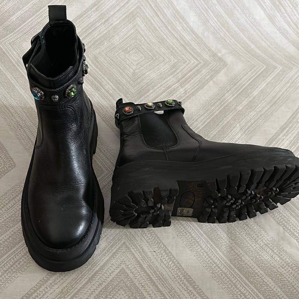 KURT GEIGER SAWYER WOMENS BLACK EMBELLISHED LEATHER SLIP ON CHELSEA BOOTS SIZ 37